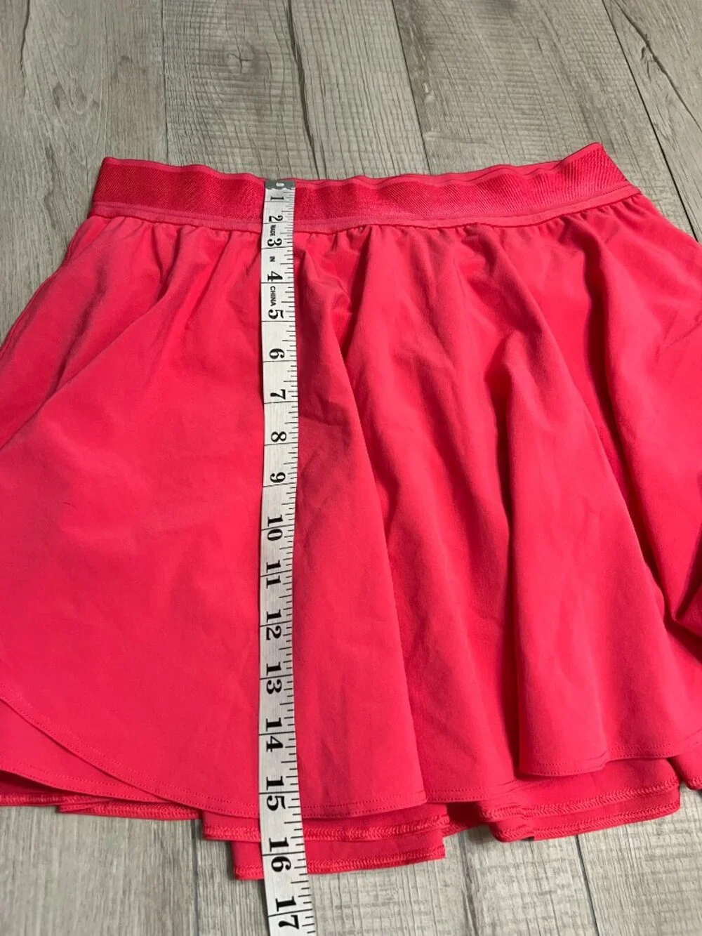 lululemon athletica measurements approx